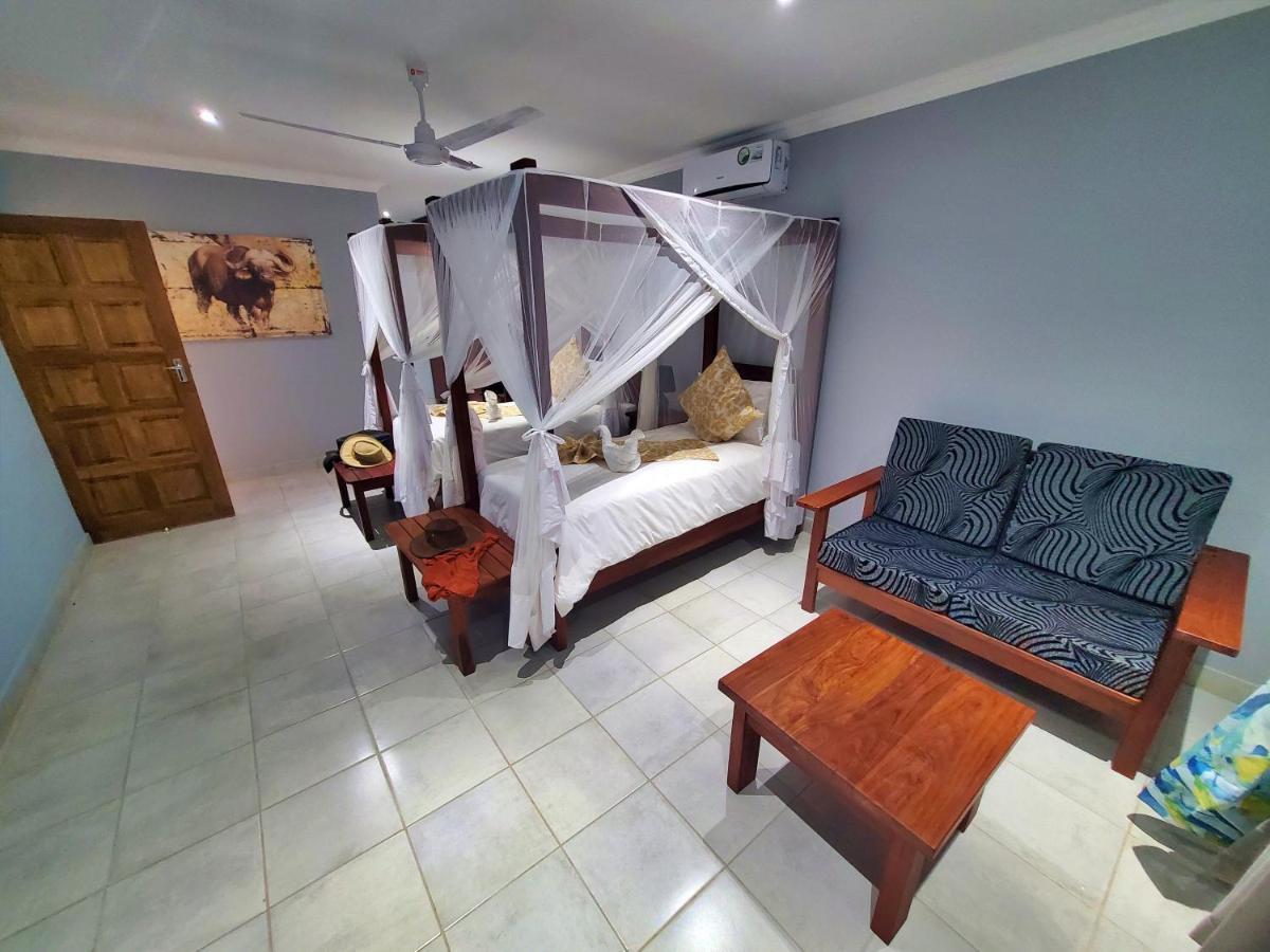 Tlou Safari Lodge Kasane Eksteriør billede