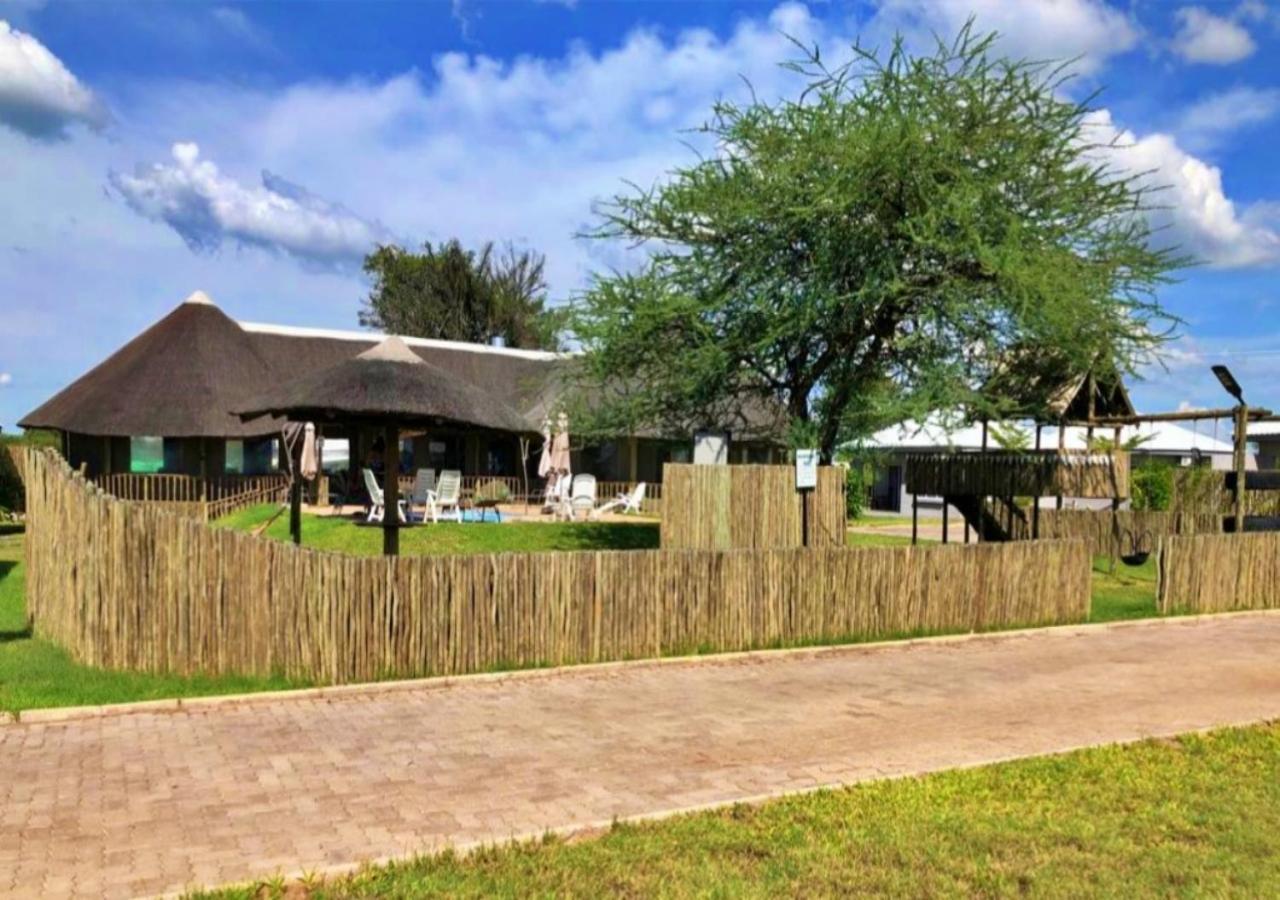 Tlou Safari Lodge Kasane Eksteriør billede