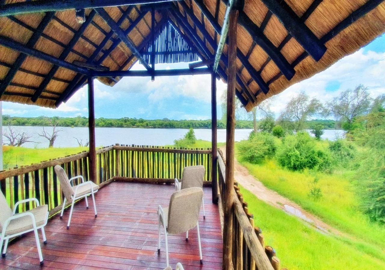 Tlou Safari Lodge Kasane Eksteriør billede